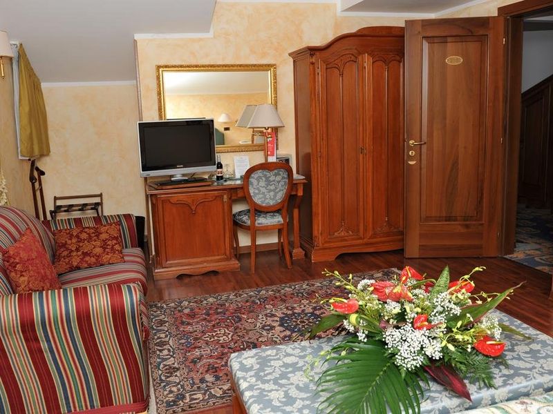 Hotel Photo 5