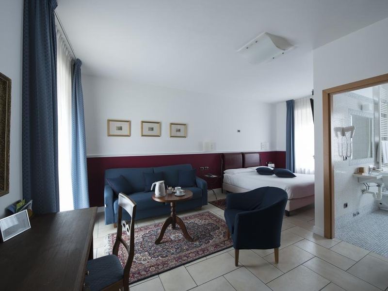 Hotel Photo 8