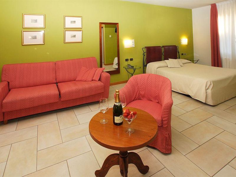 Hotel Photo 10