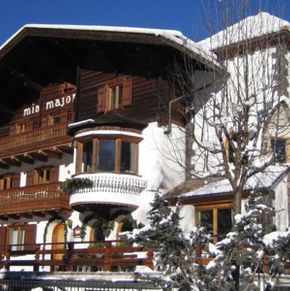 NearBy Hotel