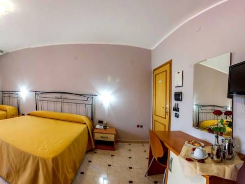 Hotel Photo 12