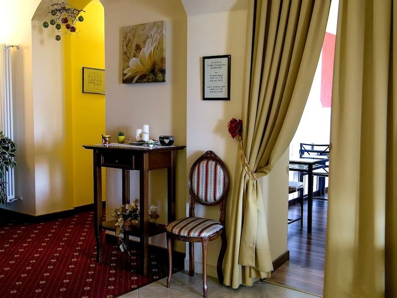 Hotel Photo 12