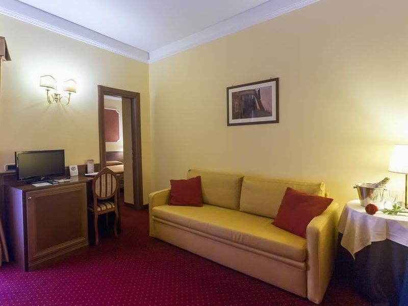 Hotel Photo 7