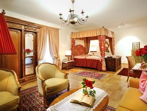 Schloss Hotel Korb Piazzetta Italy