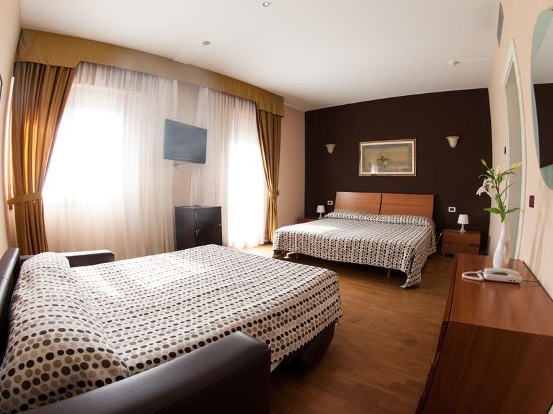 Hotel Photo 1