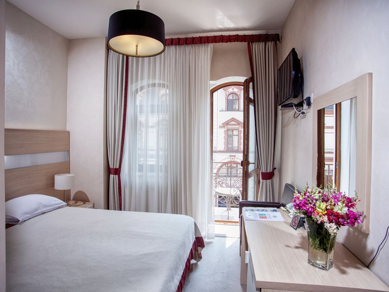 Hotel Photo 1