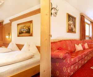 Hotel Garni Concordia - Dolomites Home Selva di Val Gardena Italy