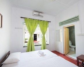 NearBy Hotel