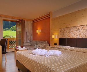 Tevini Dolomites Charming Hotel Commezzadura Italy