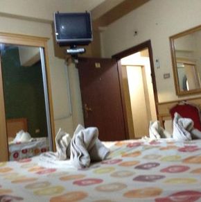 NearBy Hotel