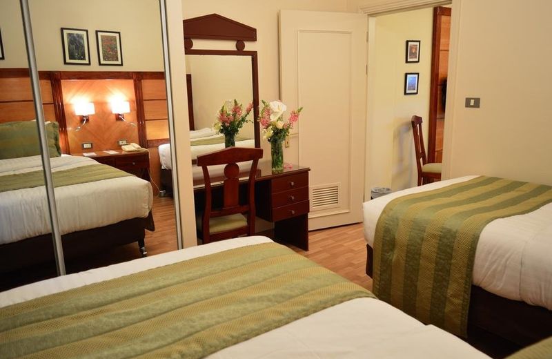 Comfort Hotel Suites