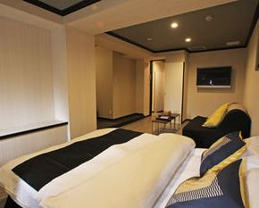 NearBy Hotel