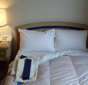 NearBy Hotel