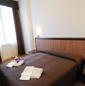 NearBy Hotel