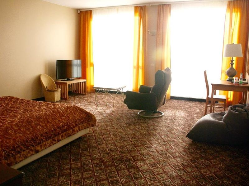 Hotel Photo 8