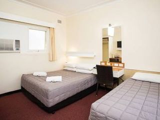 Фото отеля Cowra Motor Inn