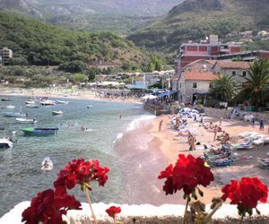 Springs Apartments & Rooms Przno Montenegro