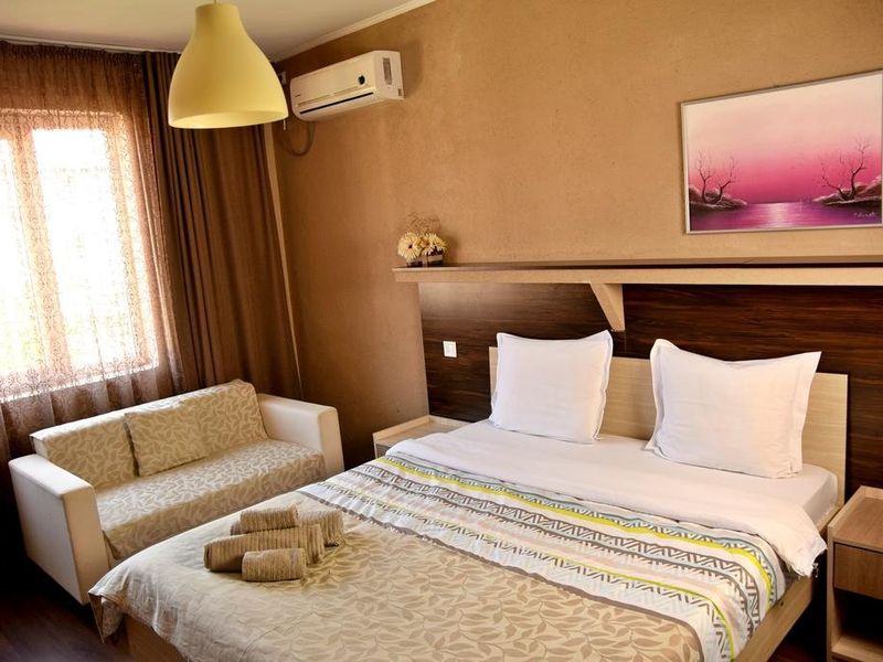 Hotel Photo 1