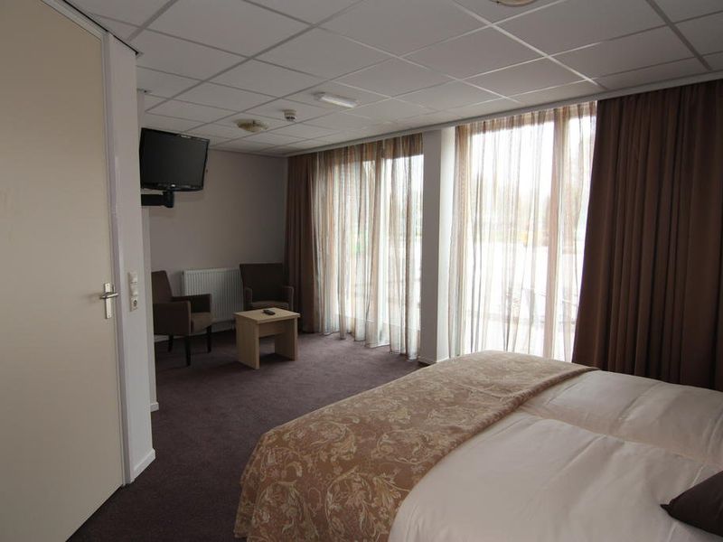Hotel Photo 9