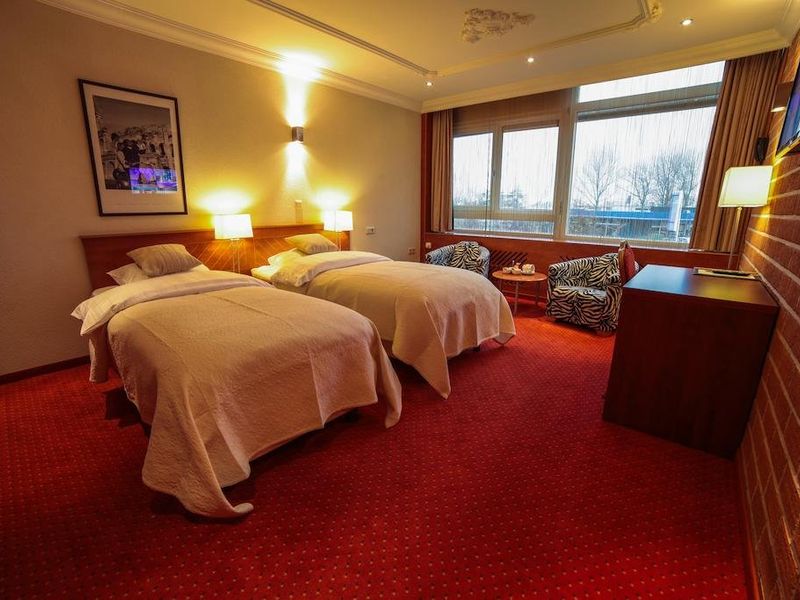 Hotel Photo 8