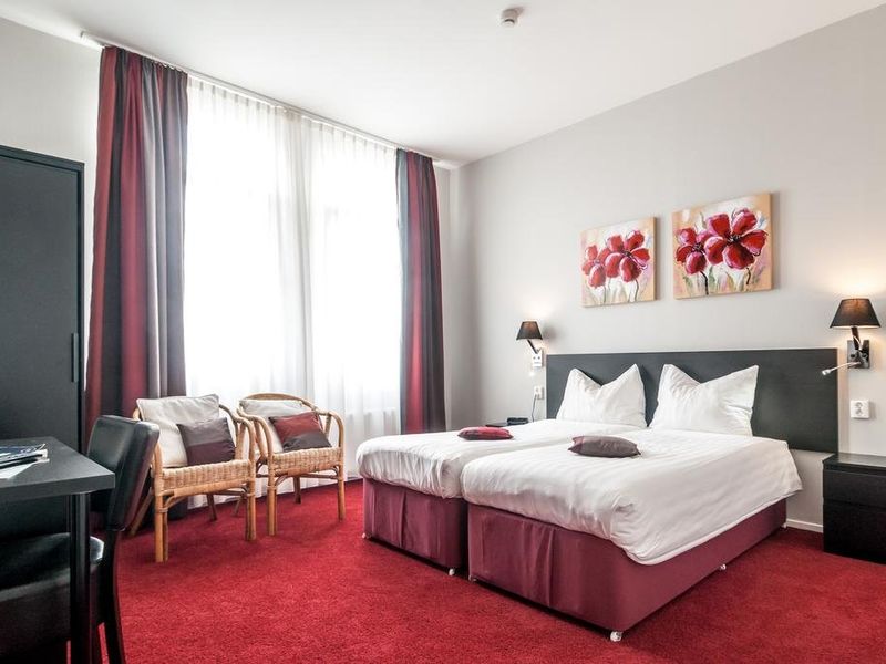 Hotel Photo 6