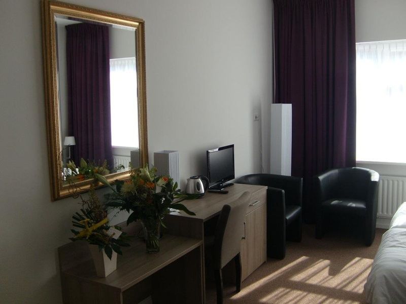 Hotel Photo 9