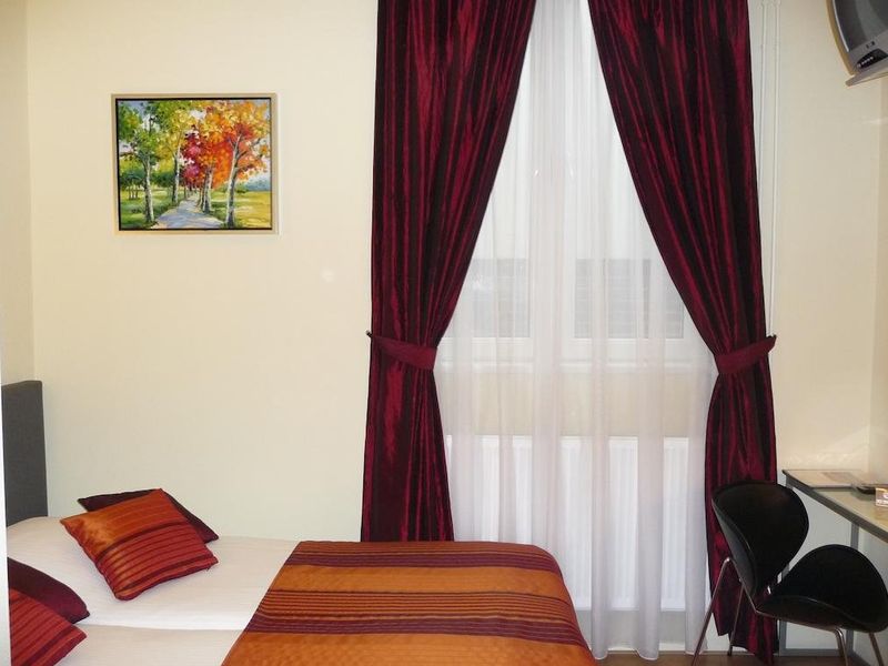 Hotel Photo 1