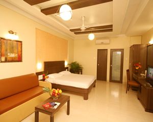 Hotel Saket Plaza - Pure Veg Mahabaleshwar India