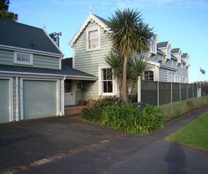 ArtHouse Accommodation by the Sea Tauranga New Zealand