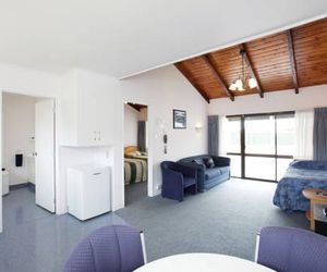 Accommodation at Te Puna Motel and Holiday Park Omokoroa Beach New Zealand