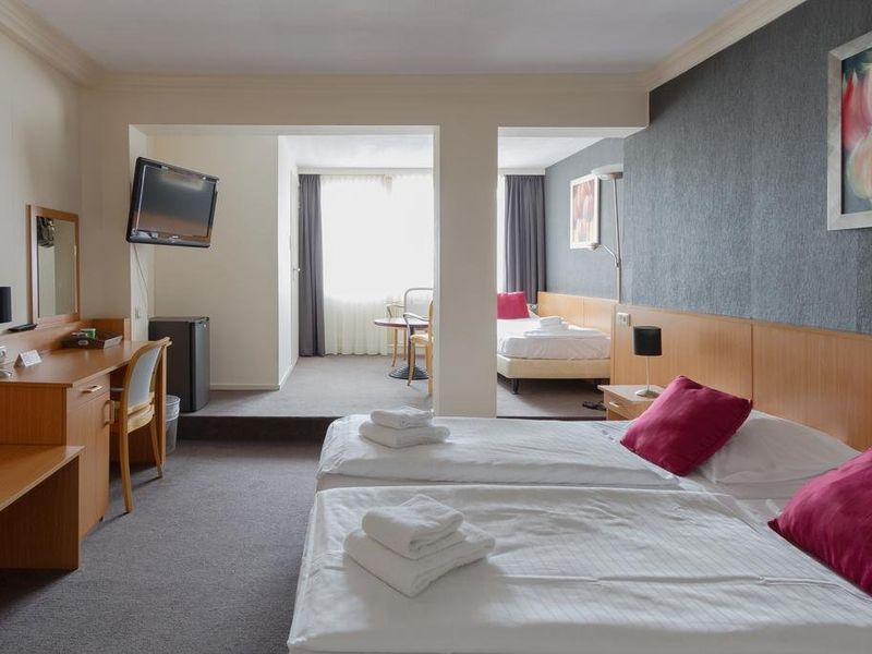 Hotel Photo 5
