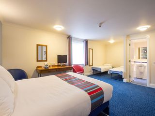 Фото отеля Travelodge Birmingham Sheldon