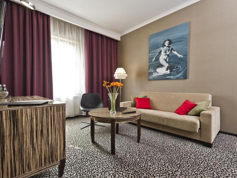 Hotel Photo 8