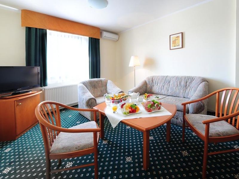 Hotel Photo 1