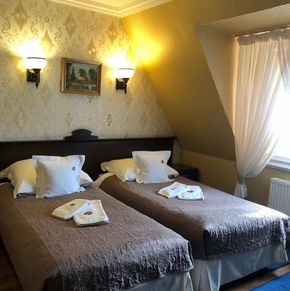 NearBy Hotel