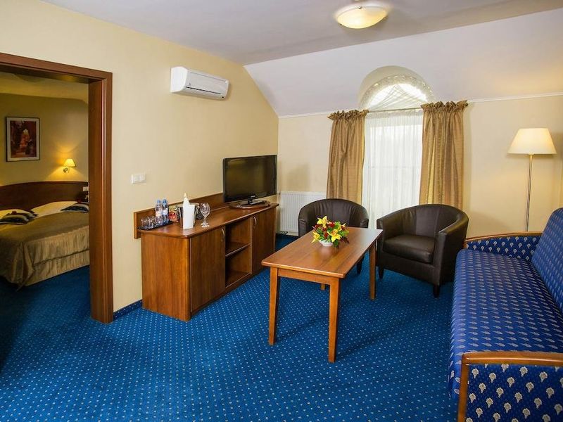 Hotel Photo 10