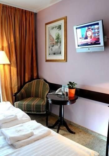 Hotel Photo 6