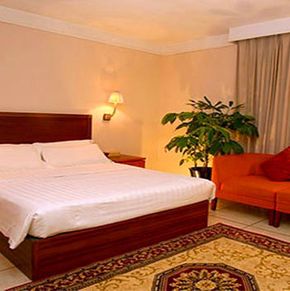 NearBy Hotel