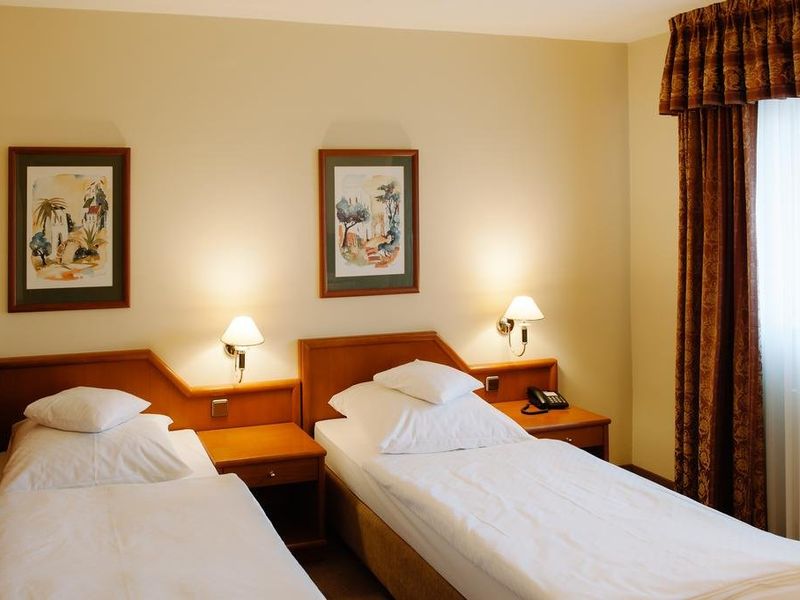 Hotel Photo 1