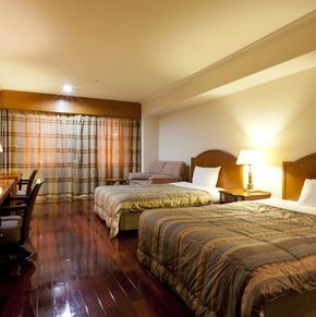 NearBy Hotel
