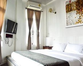 NearBy Hotel