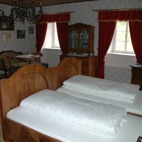 NearBy Hotel