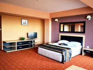 Фото отеля Hotel Oxford Inns&Suites