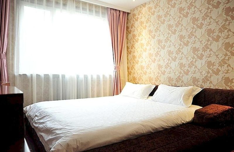 Jingfang Building Smart Hotel – Near Beijing Tiananmen Square and the Forbidden City,Newly opened hotel,Heating is provided during winter,Provide free laundry service,Provide tourism and ticketing services,Free freshly ground coffee