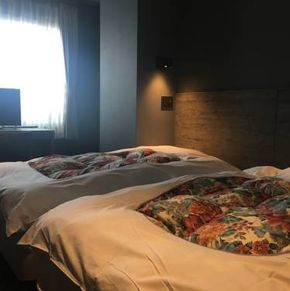 NearBy Hotel