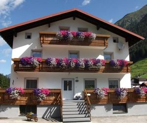 Haus Alpenrose St. Leonhard im Pitztal Austria