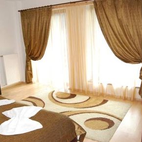 NearBy Hotel
