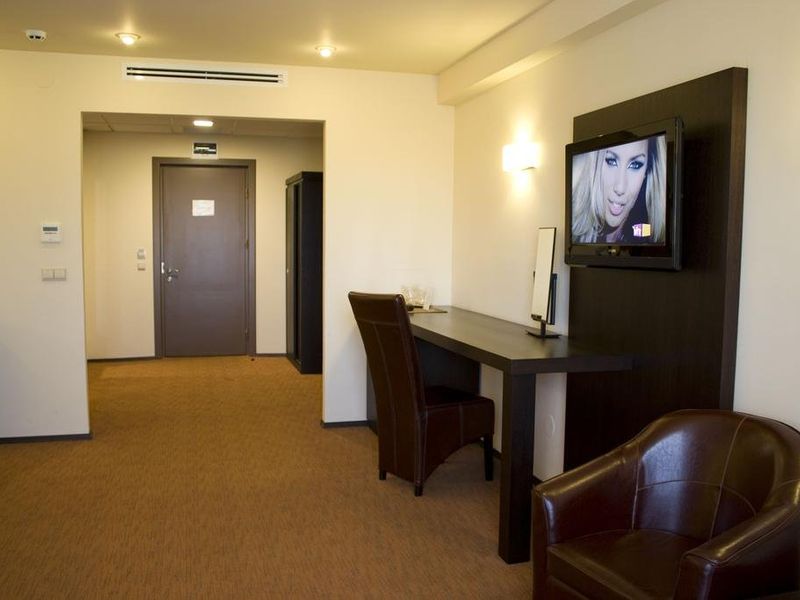 Hotel Photo 8