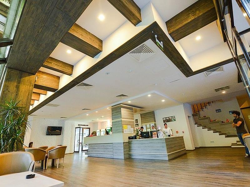 Hotel Photo 6