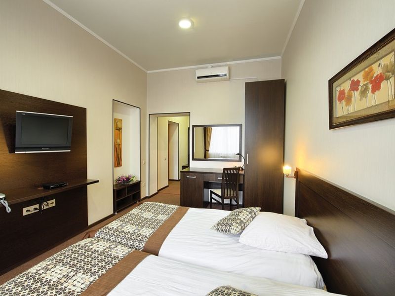Hotel Photo 1